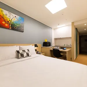 Hotel Howard Johnson By Wyndham Airport ****