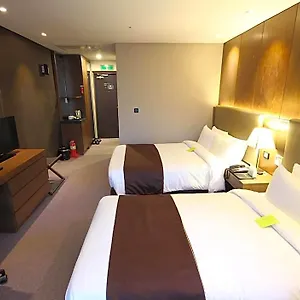 4* Hotel Plaza